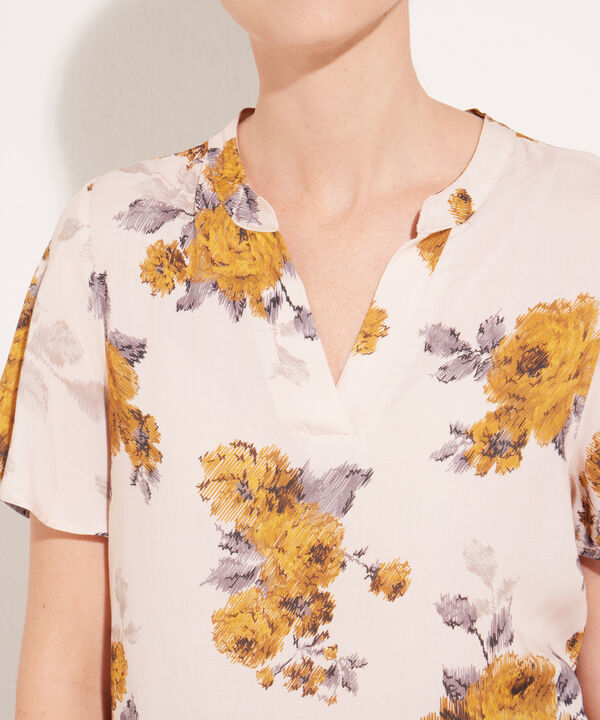 Blusa Manga Corta Estampada Cuello Neru