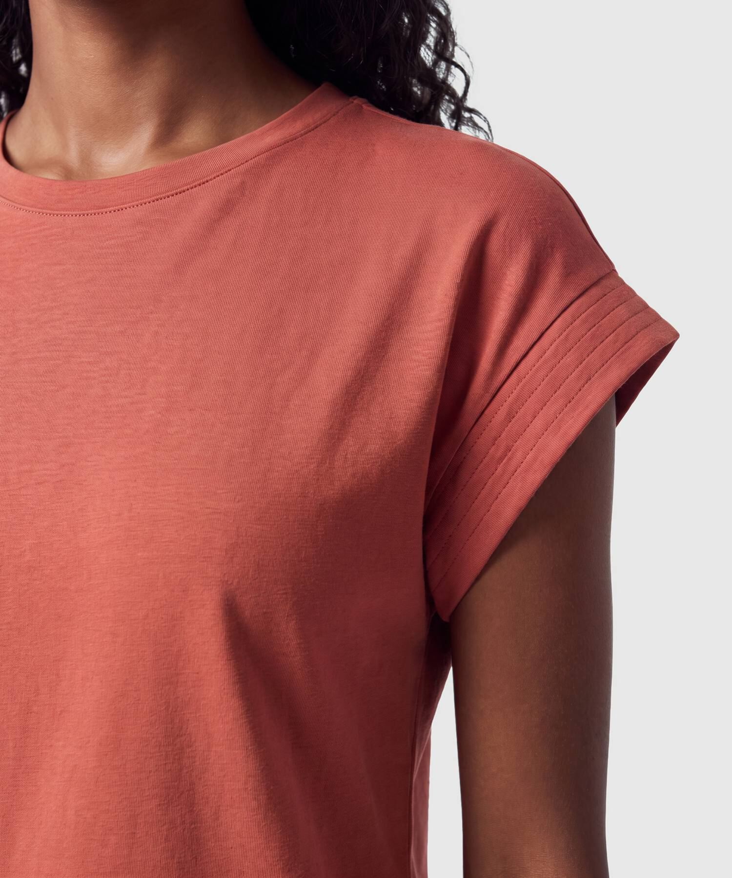 Camiseta Manga Corta Detalle Pliegue Mujer