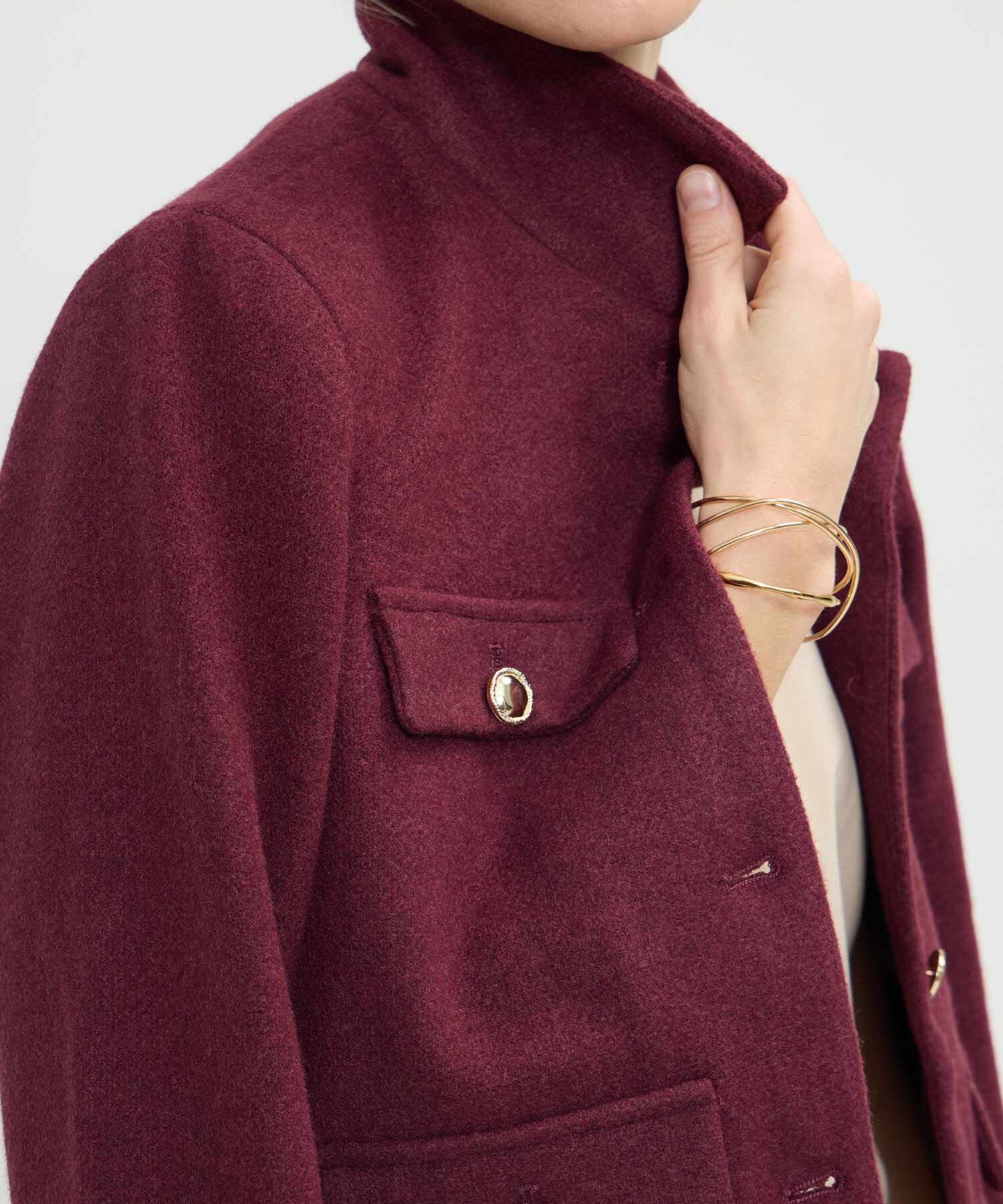 Chaqueta Unicolor Con Botones Dorados