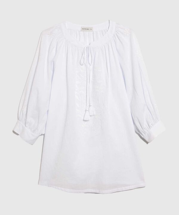 Blusa con Bordado image number null