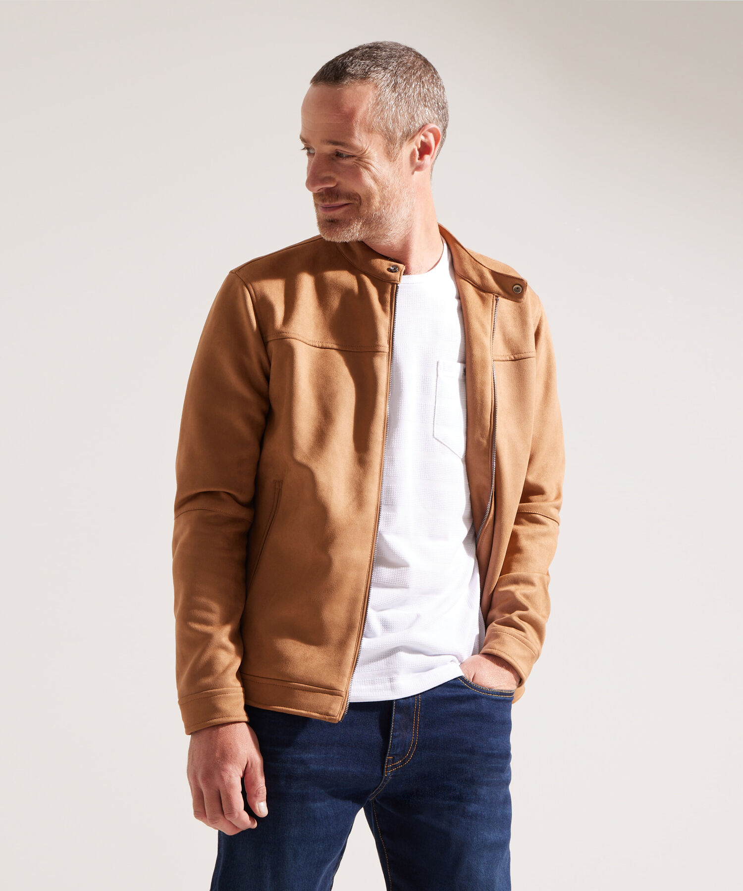 Chaqueta en Suede con Cuello Neru