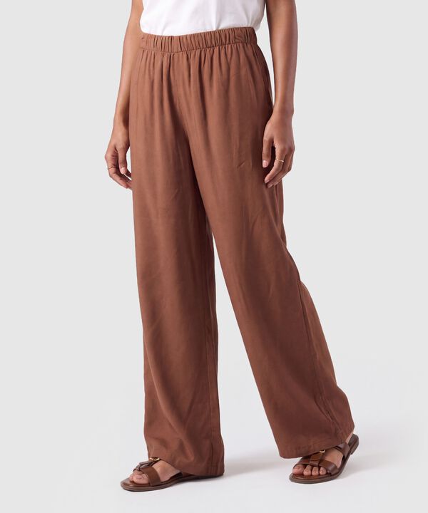 Pantal&oacute;n Bota Ancha Encauchado Para Mujer image number null