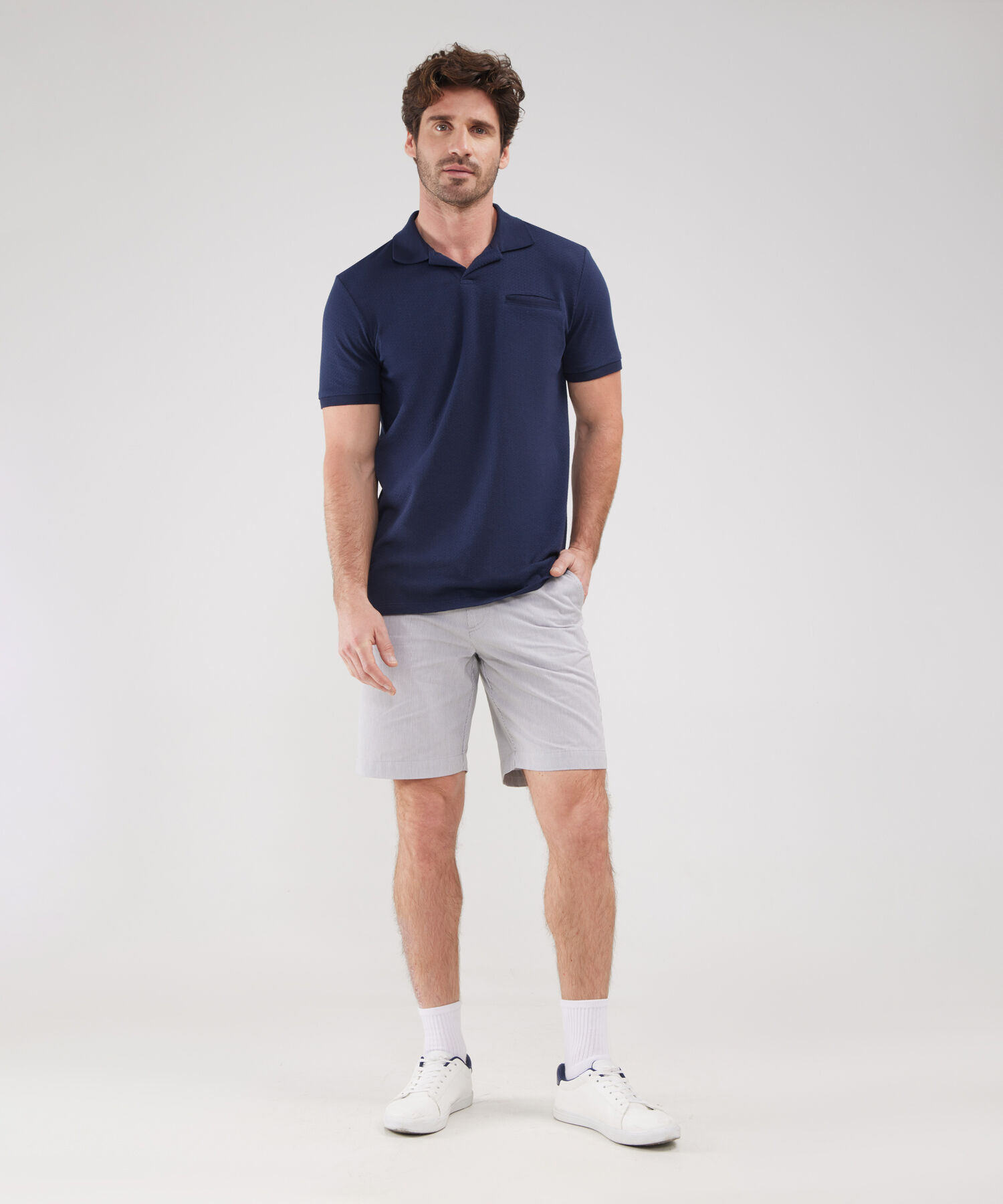 Polo Unicolor Cuello Y Puños Tejidos