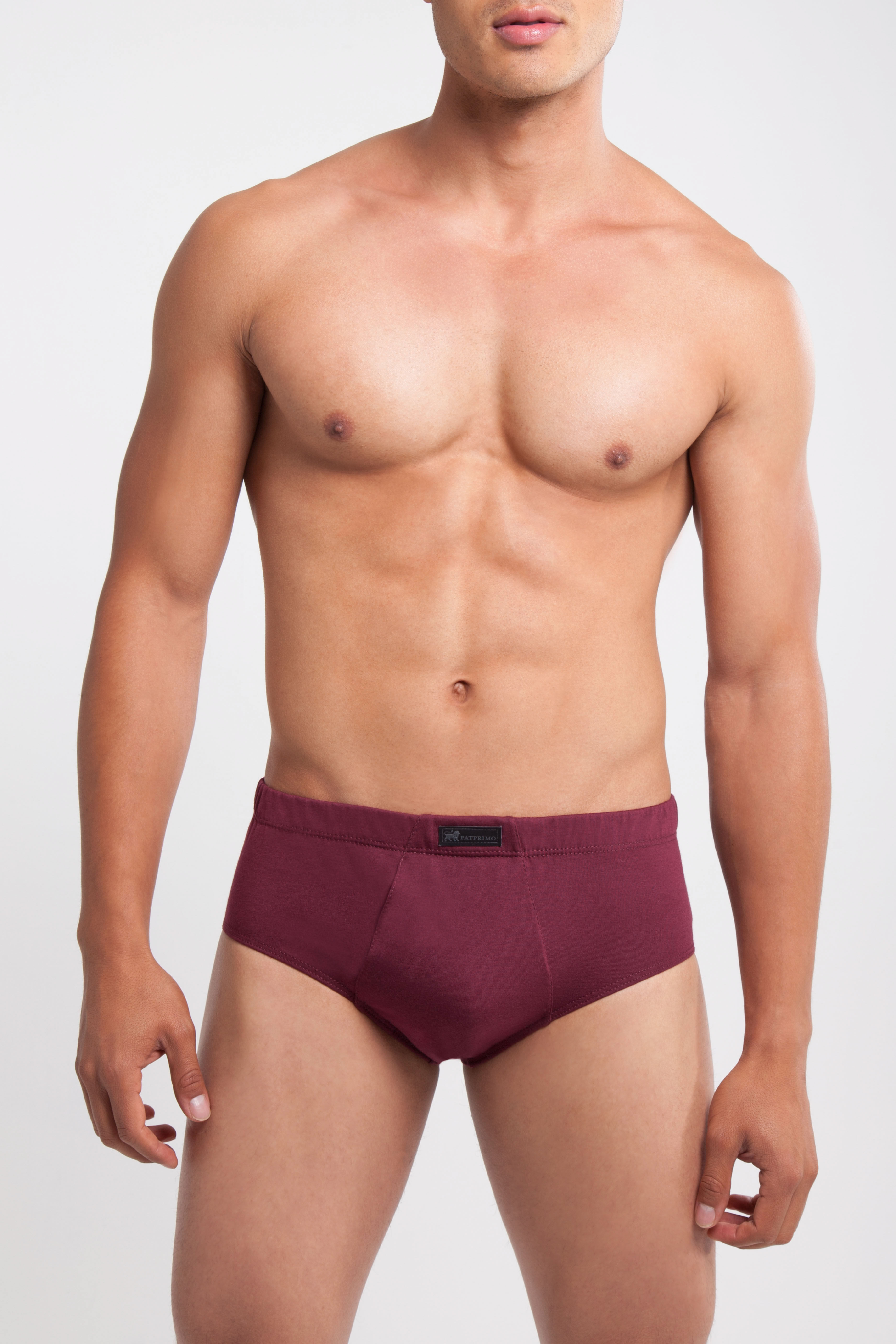 Hombres en pantaloncillos best sale