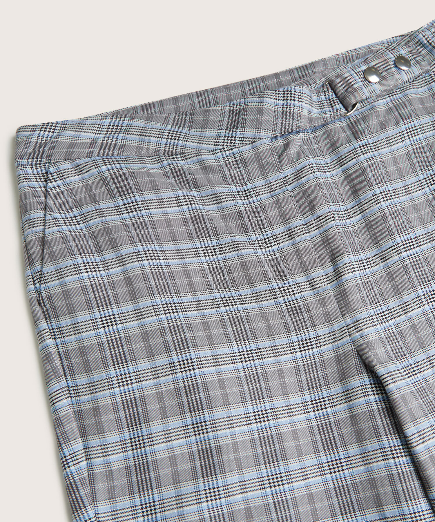 Pantalón Preteñido Con Broches