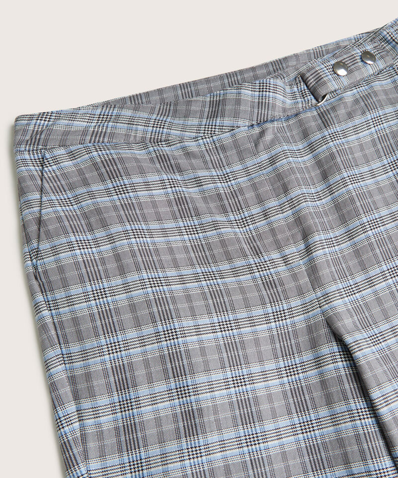 Pantalón Preteñido Con Broches