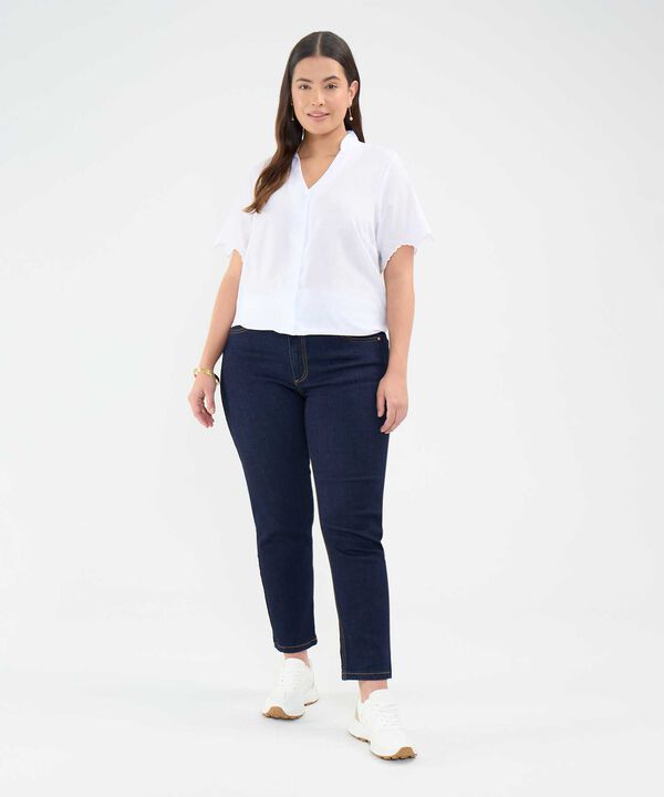 Blusa Bordada con Escote image number null
