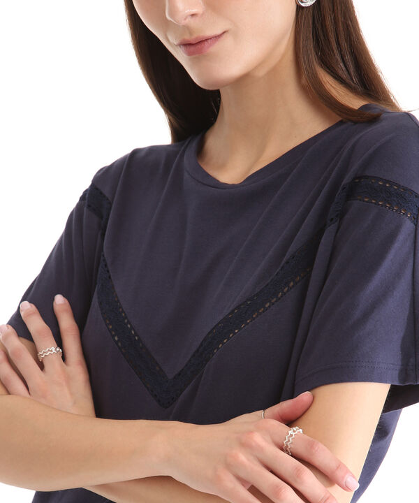 Camiseta Manga Corta Rodada Con Incrustación De Encaje En Frente