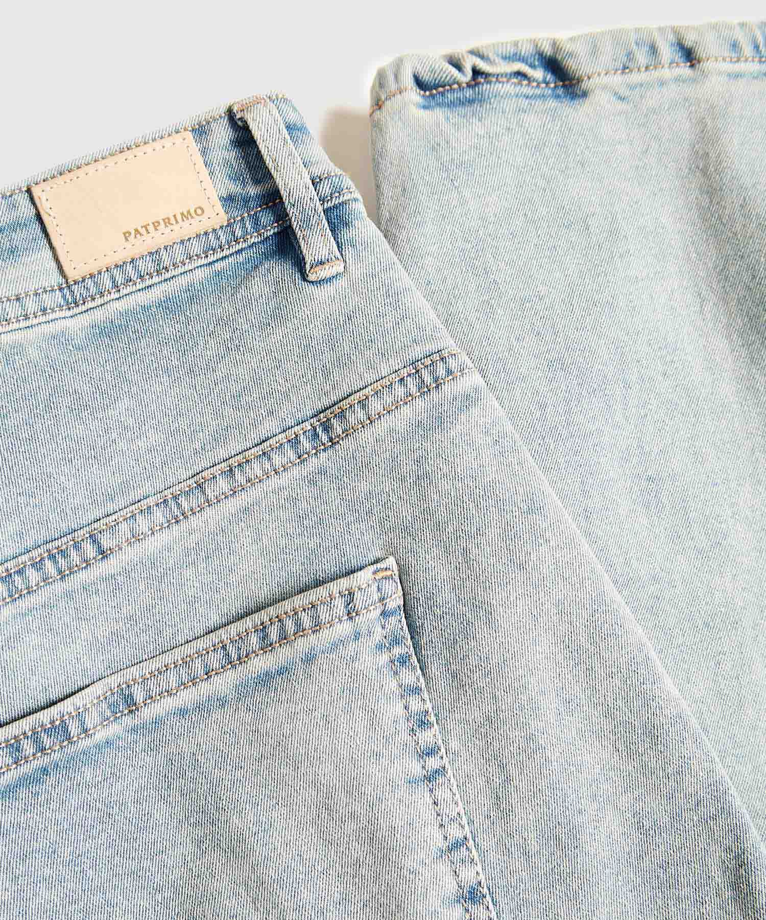 Jeans Mom Con Desgastes