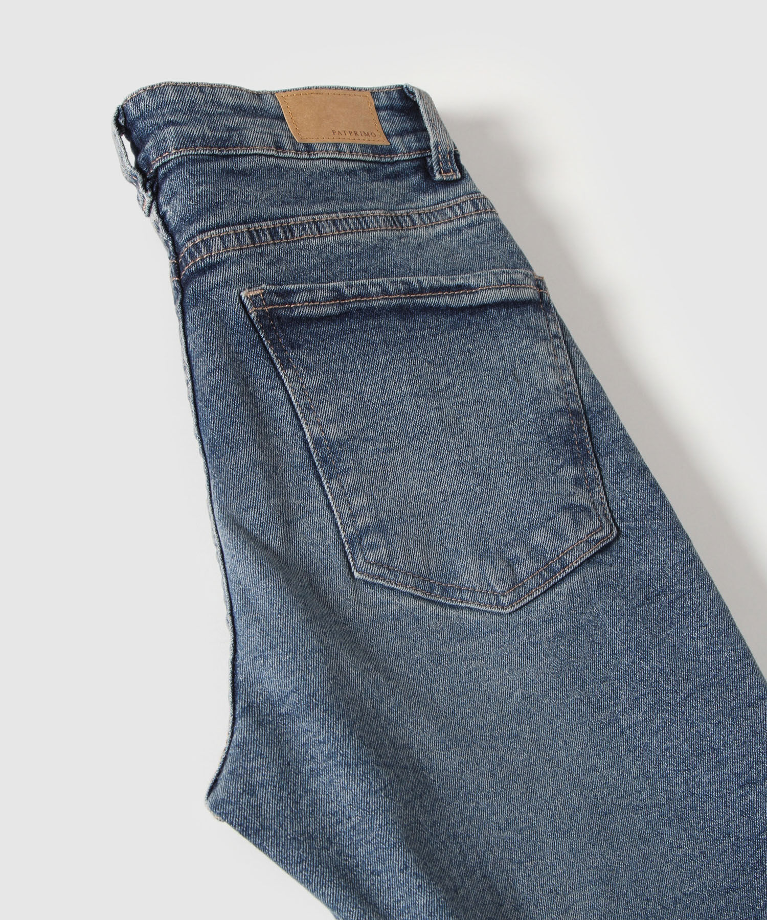 Jean Straight Crop Con Abertura