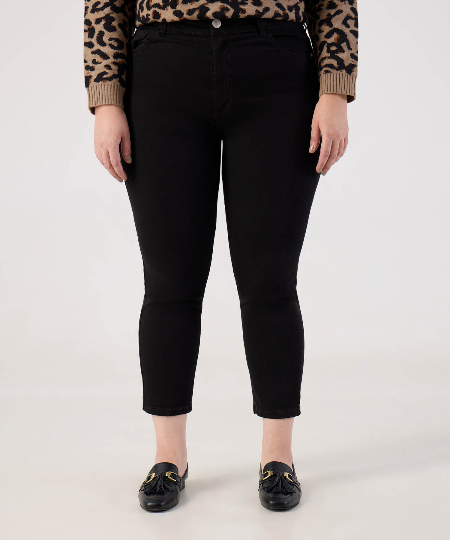 Jean Unicolor Tiro Alto al Tobillo para Mujer Curvy