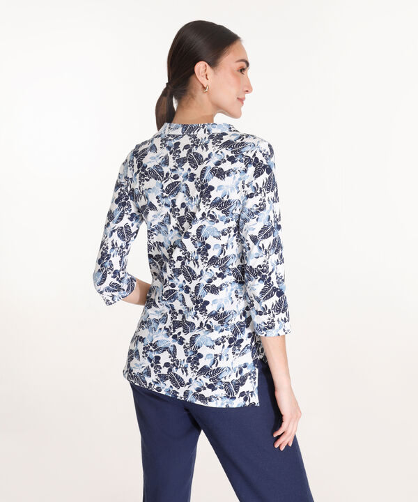 Camiseta Estampada Manga 3/4 Con Cuello Nerú Y Cuello En V