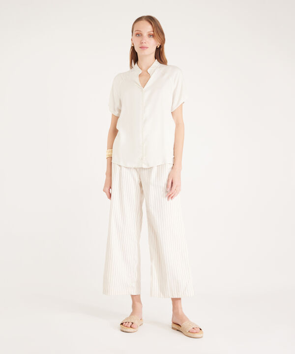 Blusa Unicolor Manga Corta Rangland, Cuello V Con Botonadura En Frente