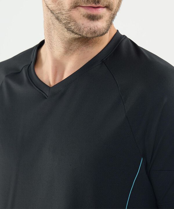 Camiseta Deportiva Cuello en V image number null