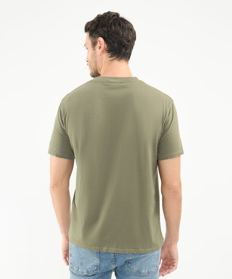 Camiseta con Aplique Bordado