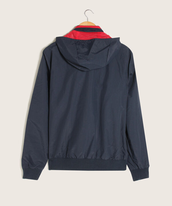 Chaqueta Casual Con Capota Y Puños Y Fajón Tejido