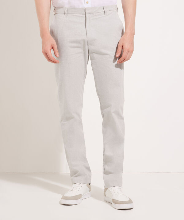 Pantal&oacute;n Chino Con Detalles De Pretina
