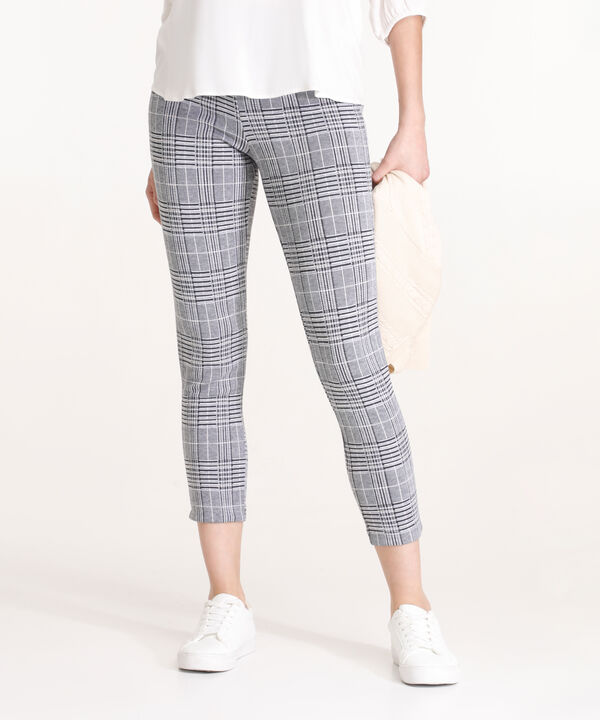 Leggings Preteñido Con Corte En Frente image number null