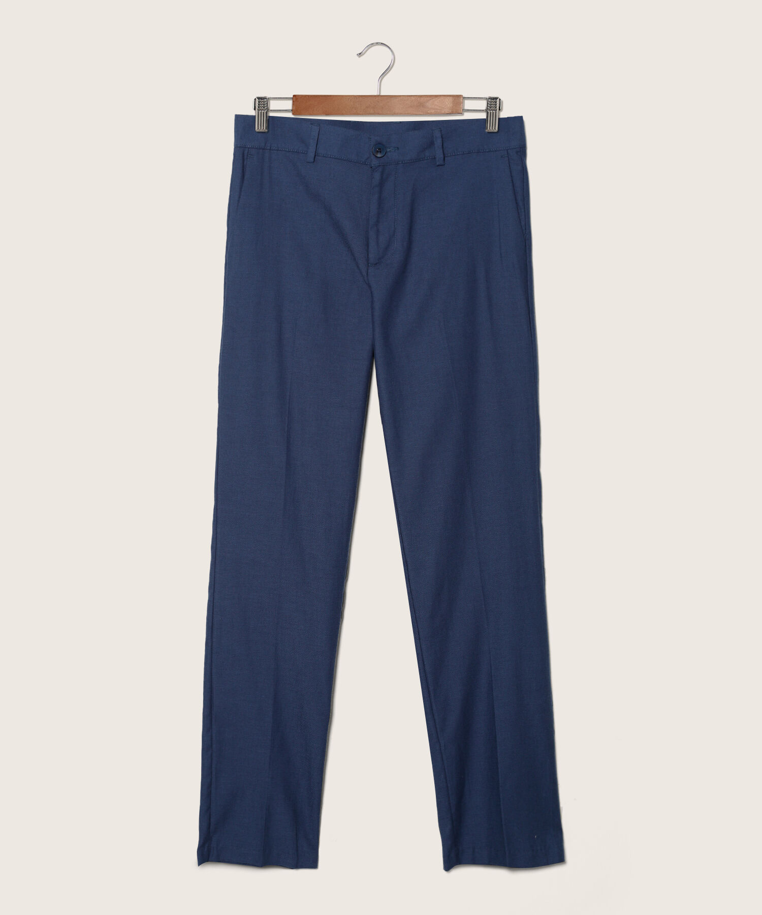Pantalón Clásico Preteñido, Bota Recta Con Bolsillos Laterales Y Ribetes Traseros, Silueta Regular Fit
