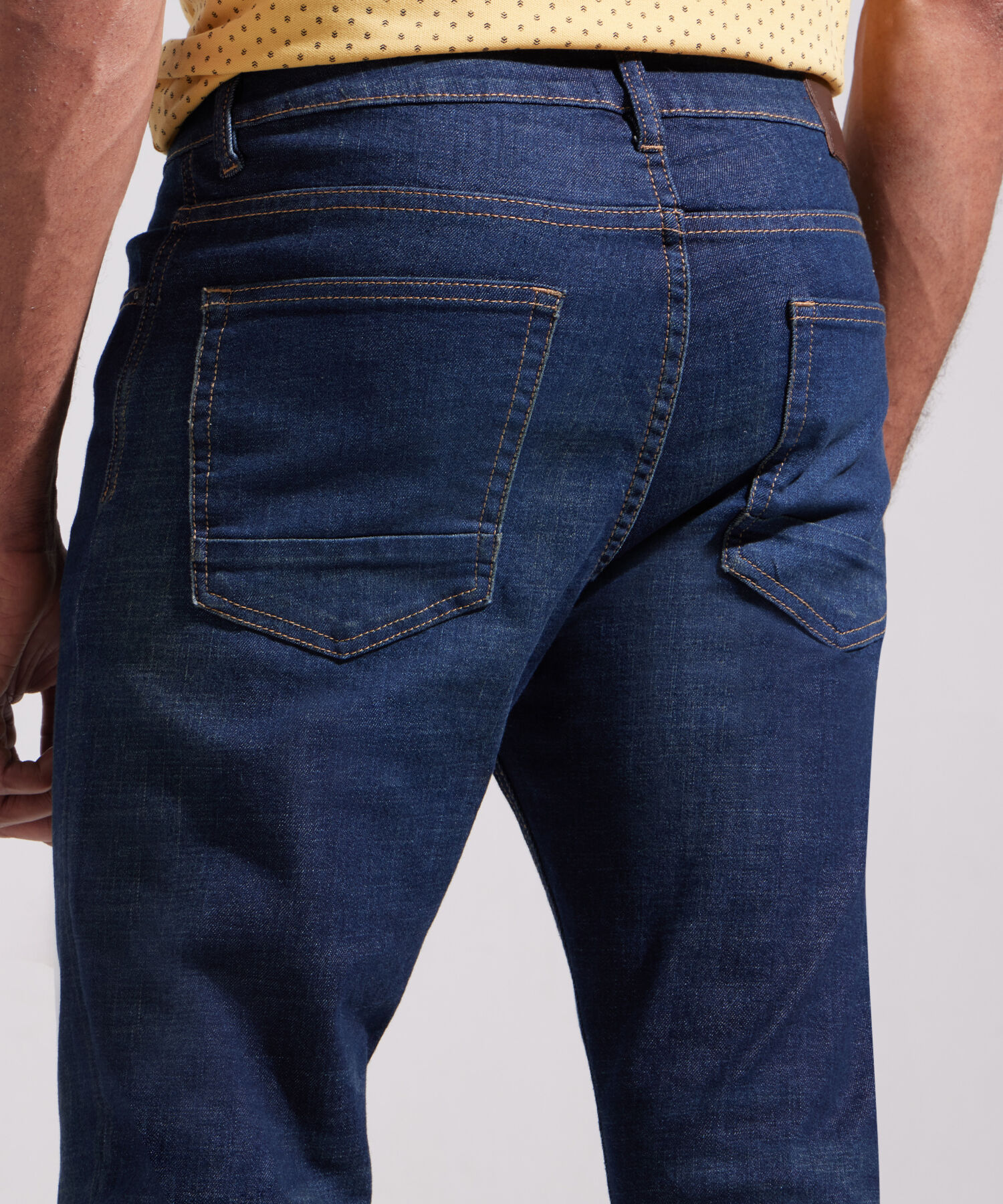 Jean Slim Fit Tono Azul Oscuro