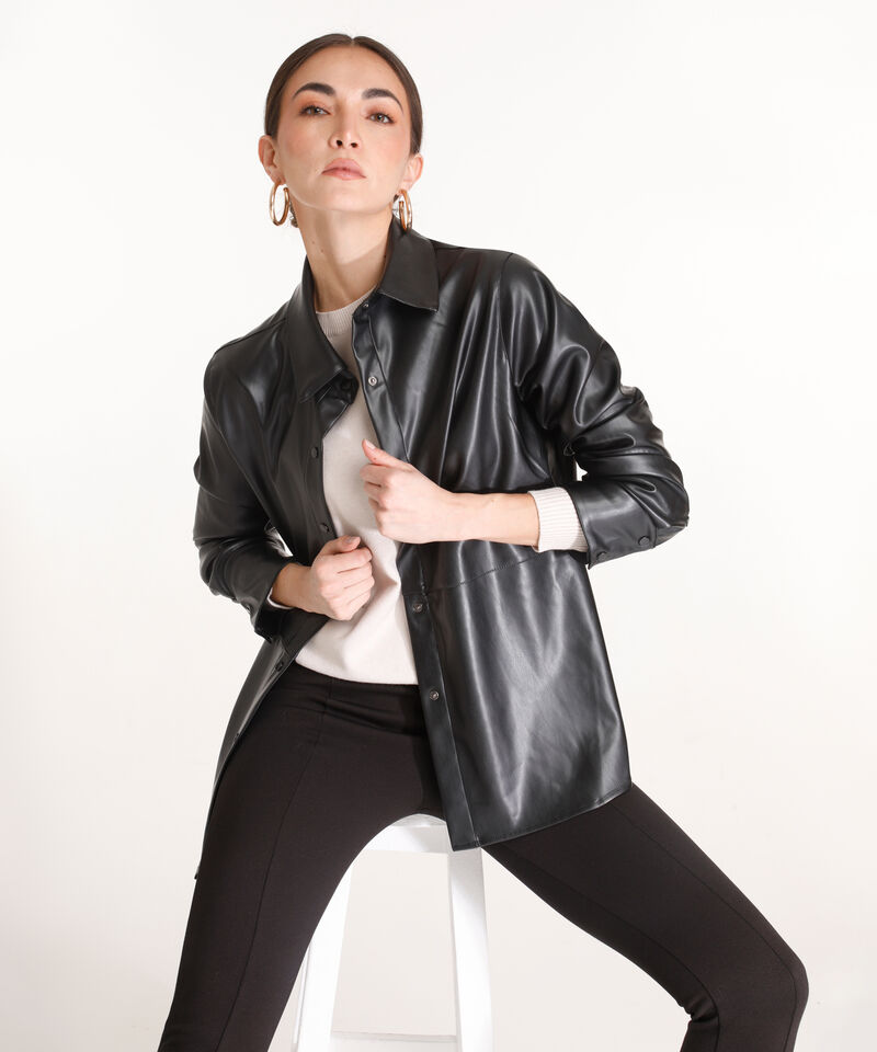 Chaqueta Manga Larga Con Broches Y Cuello Tipo Camisero