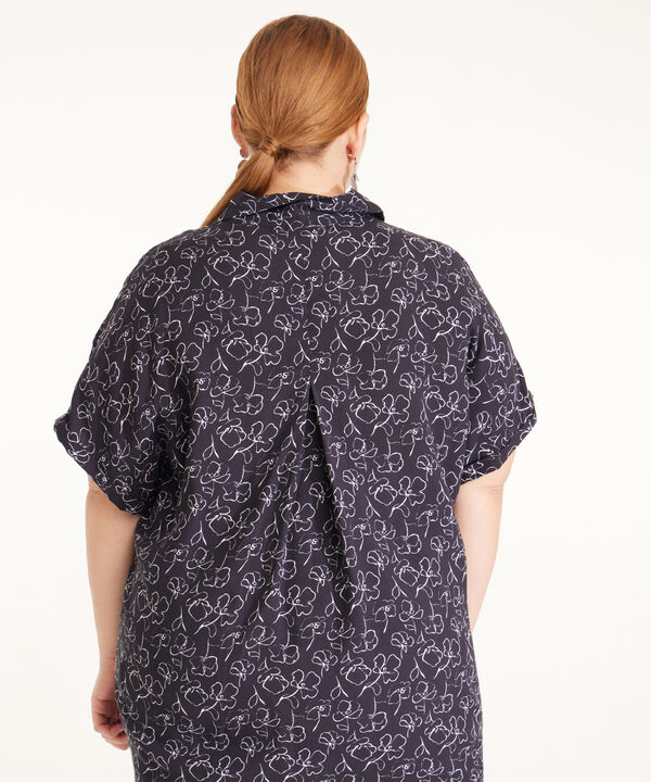 Blusa Estampada Manga Corta,  Cuello Camisero Con Pechera Y Bolsillo Cuadrado De Parche