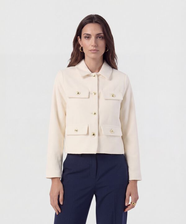 Chaqueta Corta Con Botones Dorados Para Mujer
