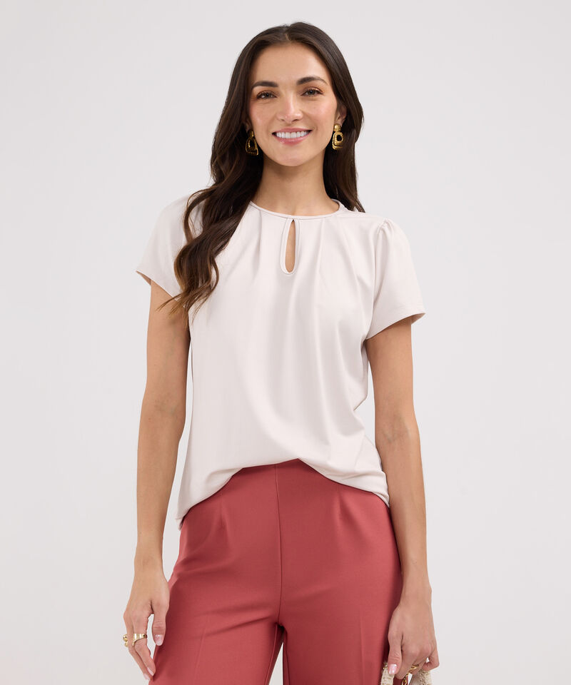 Camiseta Unicolor, Manga Corta Con Recogido Y Escote Con Abertura Ojal
