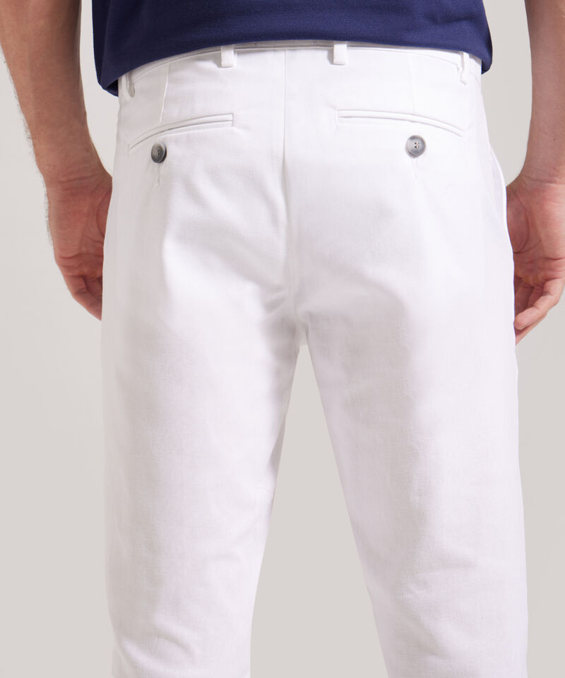 Pantalón Chino En Algodón Con Bolsillo Posterior