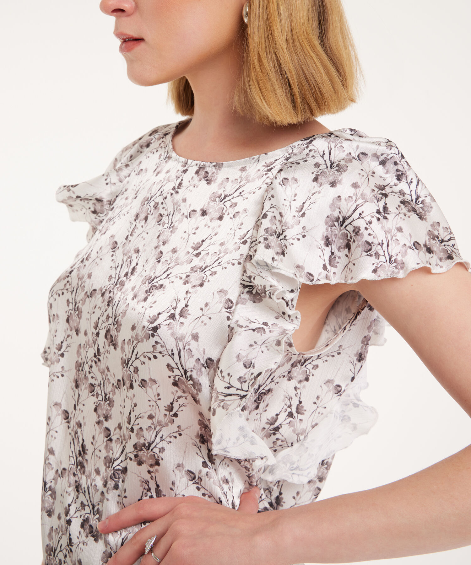 Blusa Escote Redondo Con Boleros En Sisa Estampada