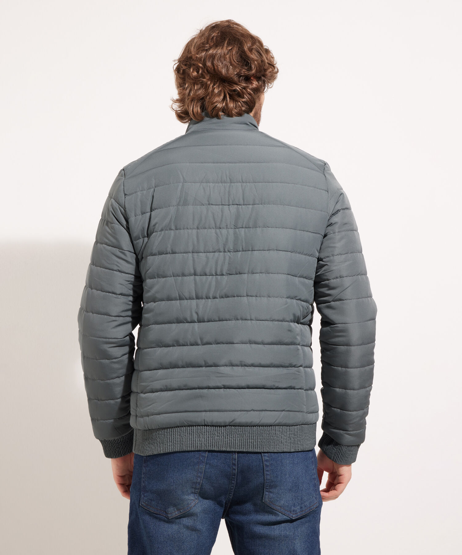 Chaqueta Acolchada Con Cuello Alto