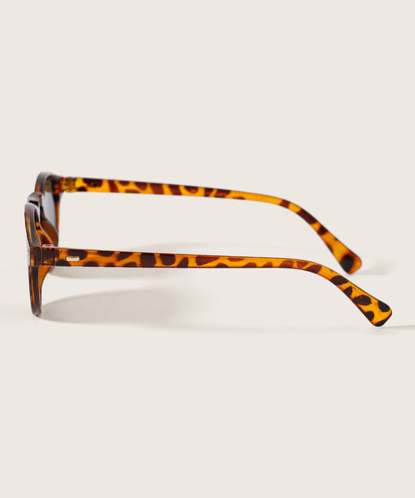 Gafas De Sol Con Marco De Diseño Y Lentes Oscuros