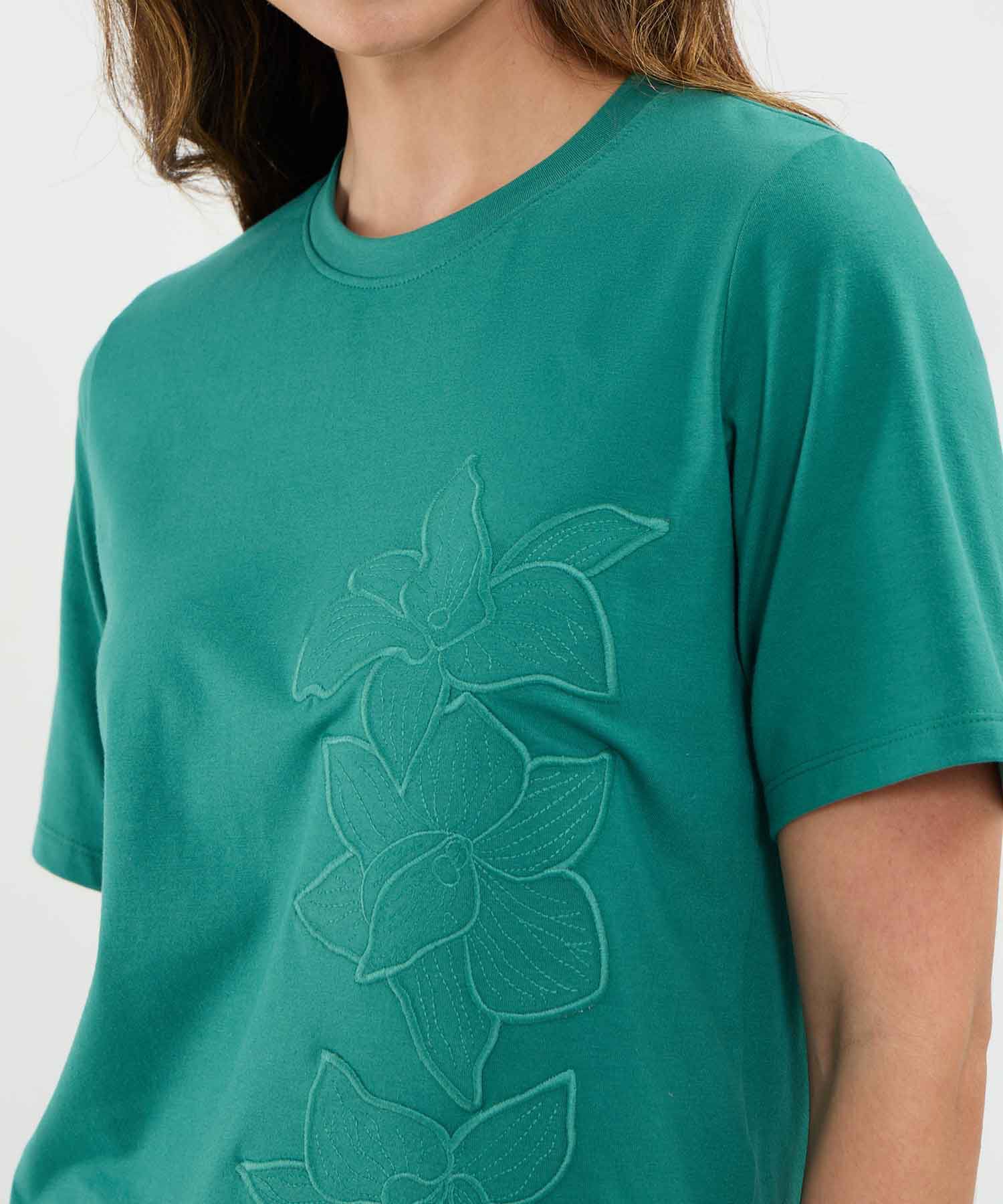 Camiseta Bordado Floral