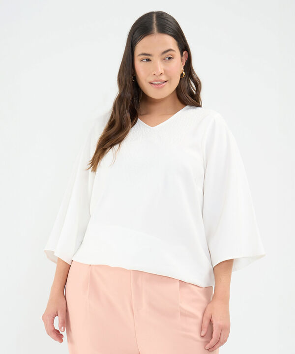 Blusa con Bordado image number null