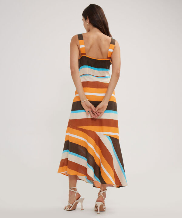 Vestido Estampado Con Escote Cuadrado