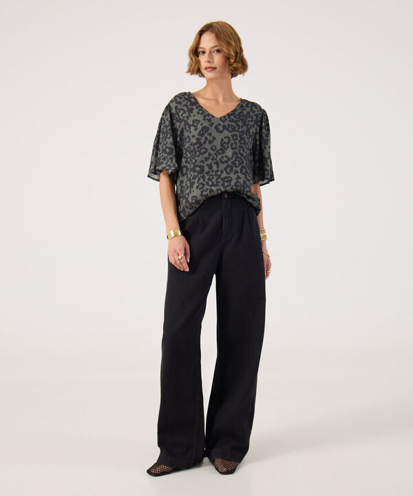 Blusa estampada manga corta  image number null