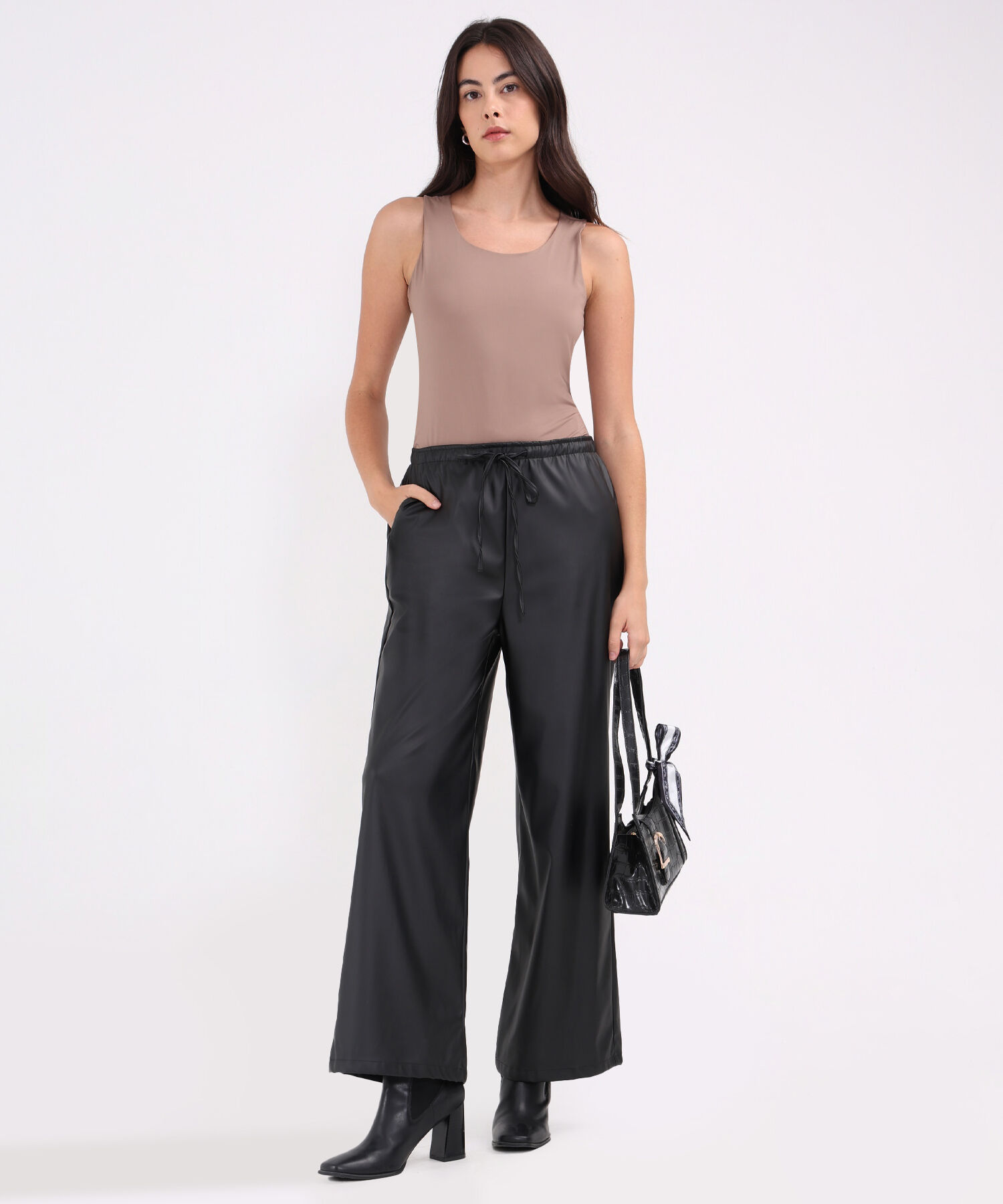 Pantalon Jogger Cuerina