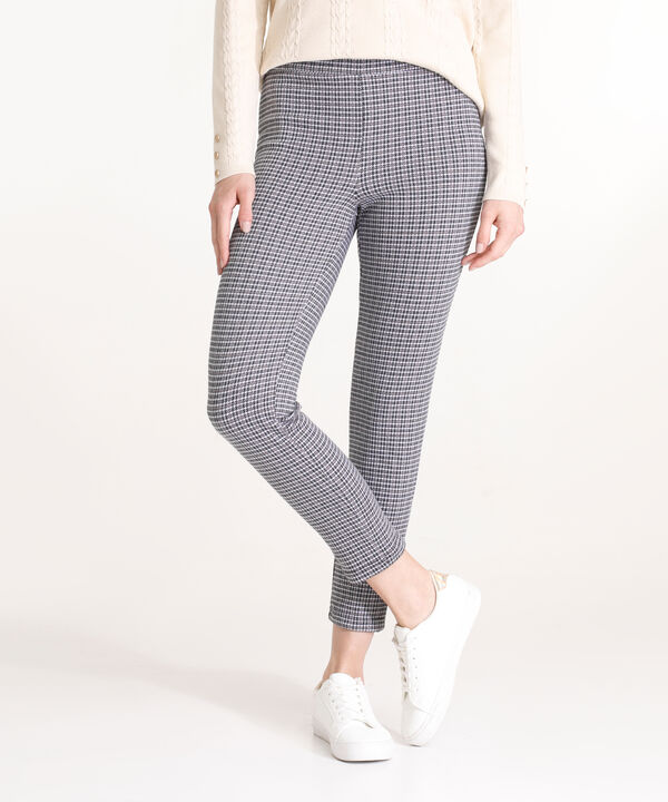Leggings Prete&ntilde;ido Con Corte En Frente