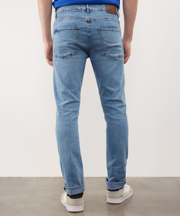Jean Slim Tono Azul Medio