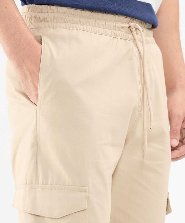 Pantalón Casual Bolsillos de Tapa image number null
