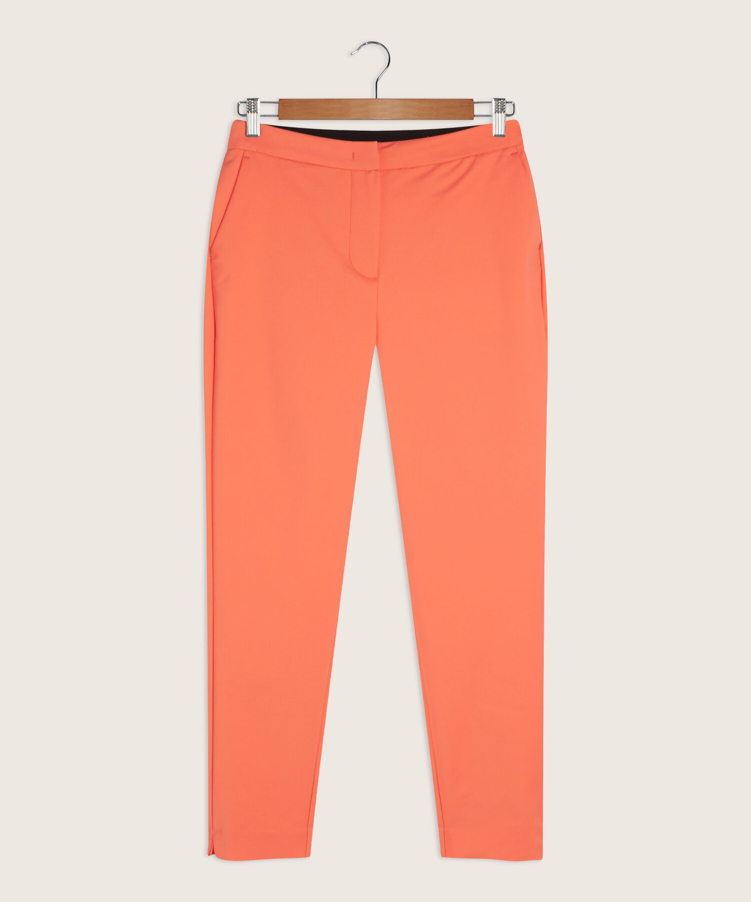 Pantalón Unicolor Con Elástico En Posterior