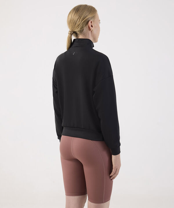 Buzo Unicolor Cuello Alto 