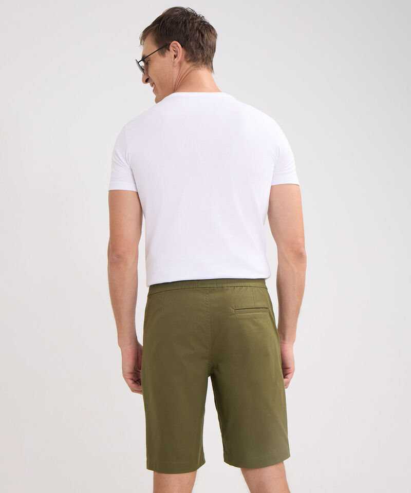 Bermuda Unicolor Con Pretina Encauchada Y Cordón Interno