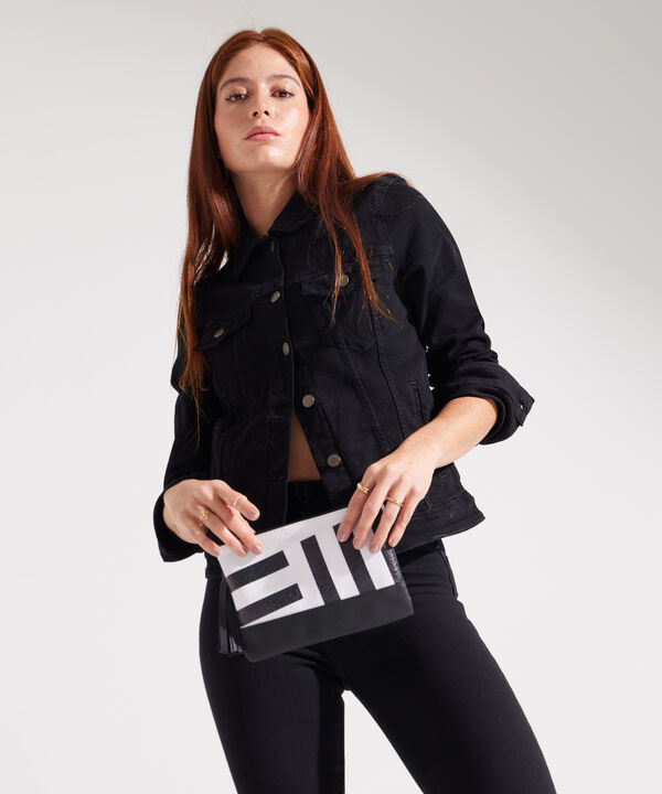 Chaqueta Clásica Negra image number null
