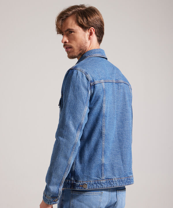 Chaqueta Trucker Tono Azul  Medio