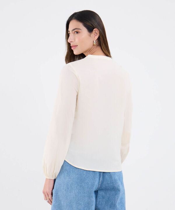 Blusa Con Alforzas En Frente Superior