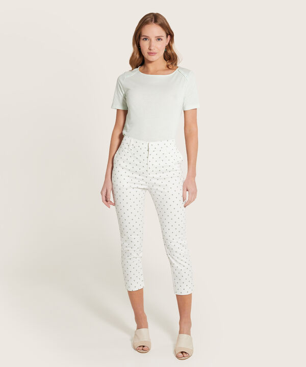 Pantalon Capri Con Bolsillos Laterales image number null
