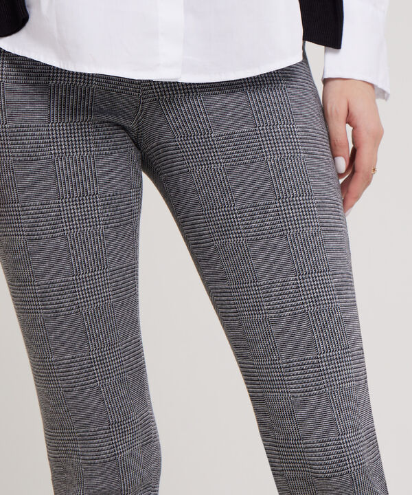 Legging Con Simulacion Bolsillos En Frente