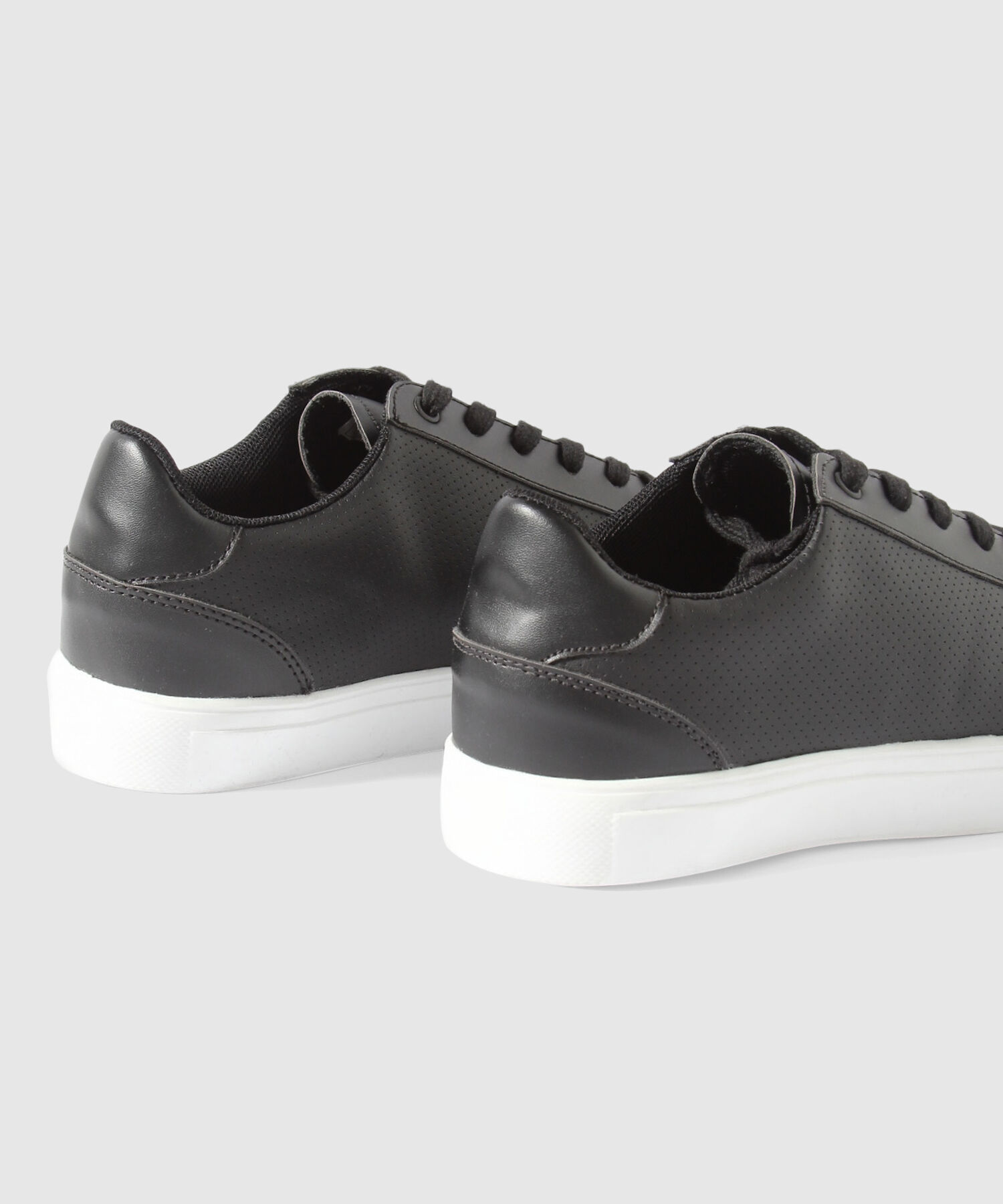 Tenis Casuales Tipo Cuero