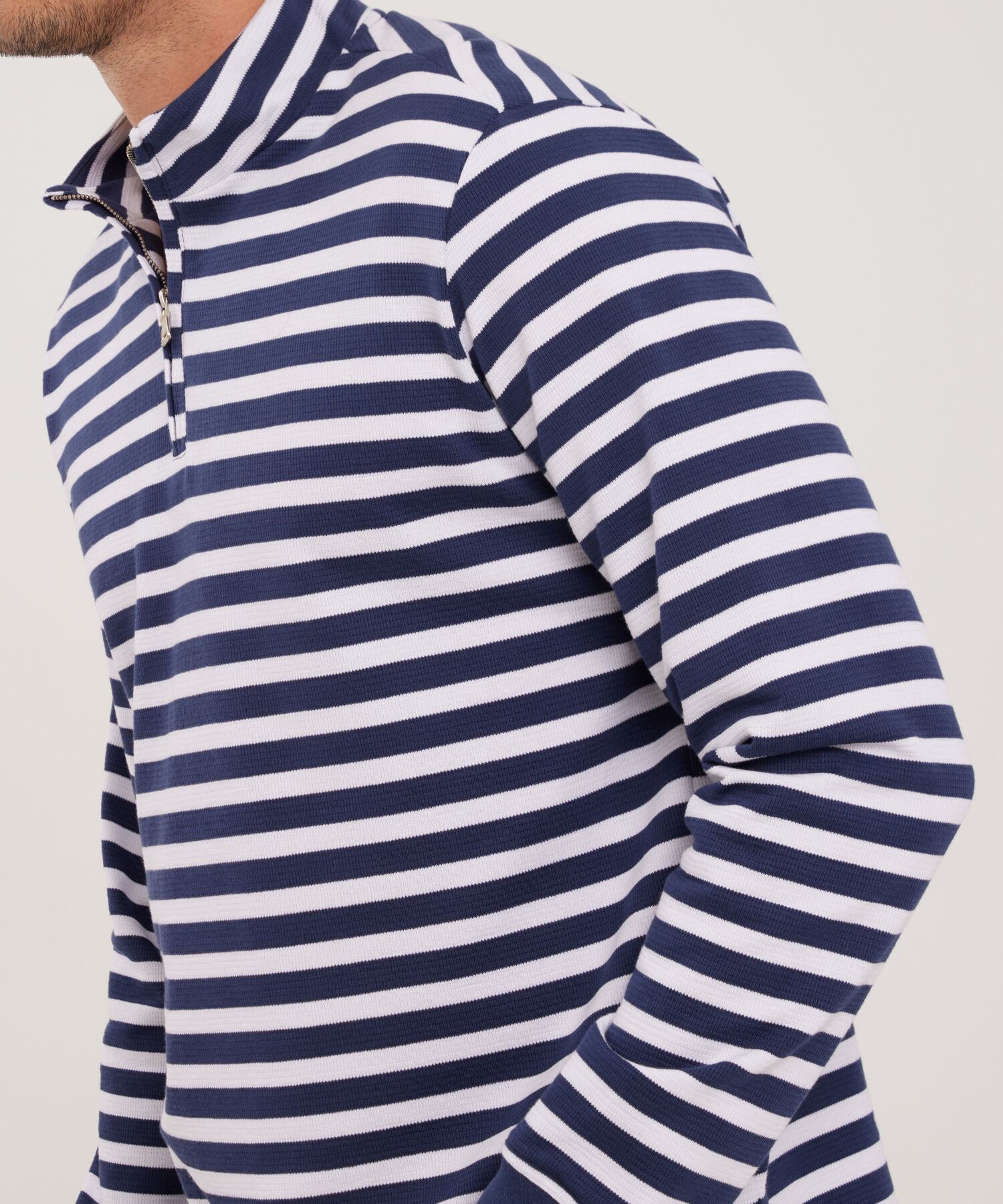 Buzo Cuello Alto Con Cremallera
